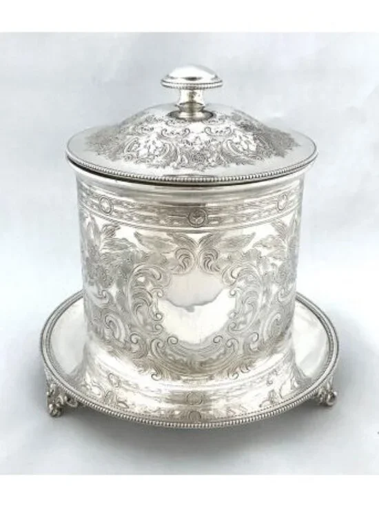 Antique English Silver Plate Biscuit Barrel by Birks Rideau Plate Footed, C.1900 - Picture 14 of 14